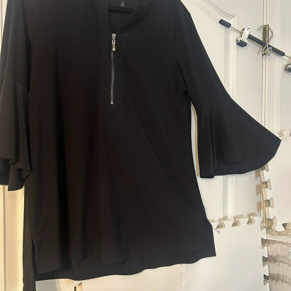 By JJ, Woman's V Neck Zipper Top with 3/4 Trumpet Sleeve, Size M - Picture 1 of 4